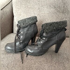 Women's Black Ankle Boots with Fur Trim